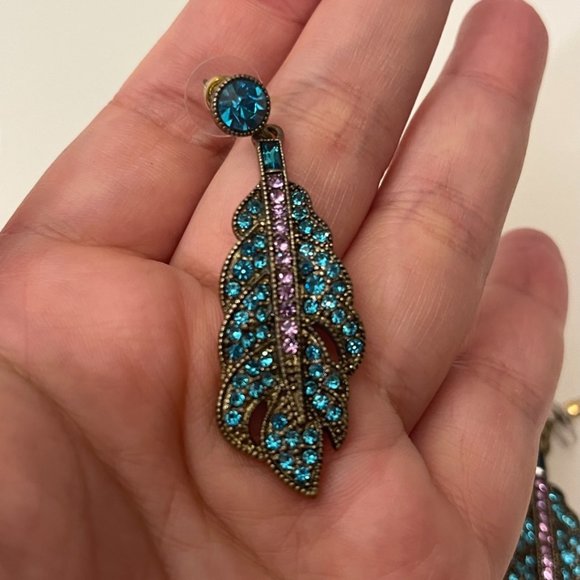 Heidi Daus Earring leaf shape - Picture 2 of 3